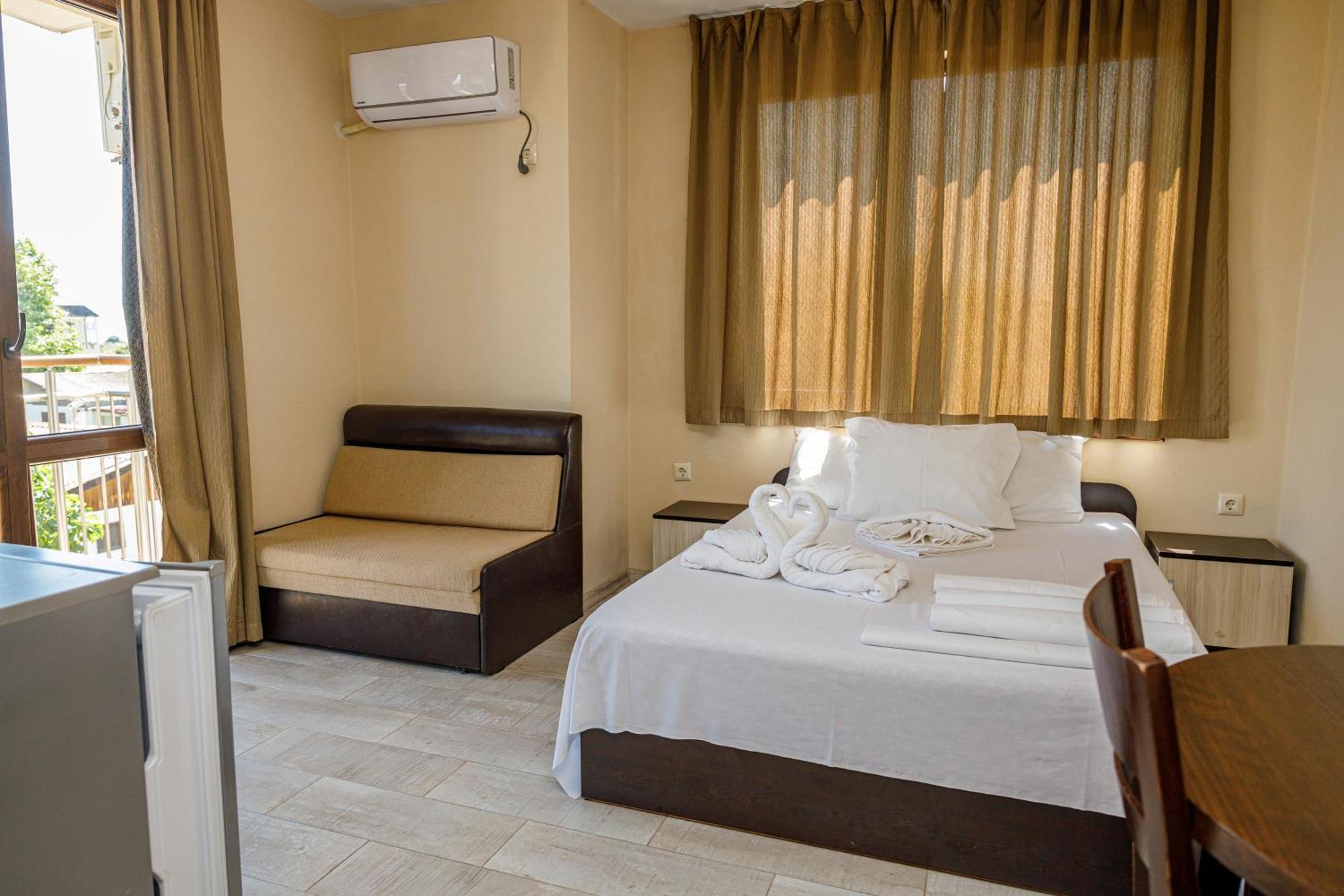 אקהטופול Family Hotel Silitur מראה חיצוני תמונה