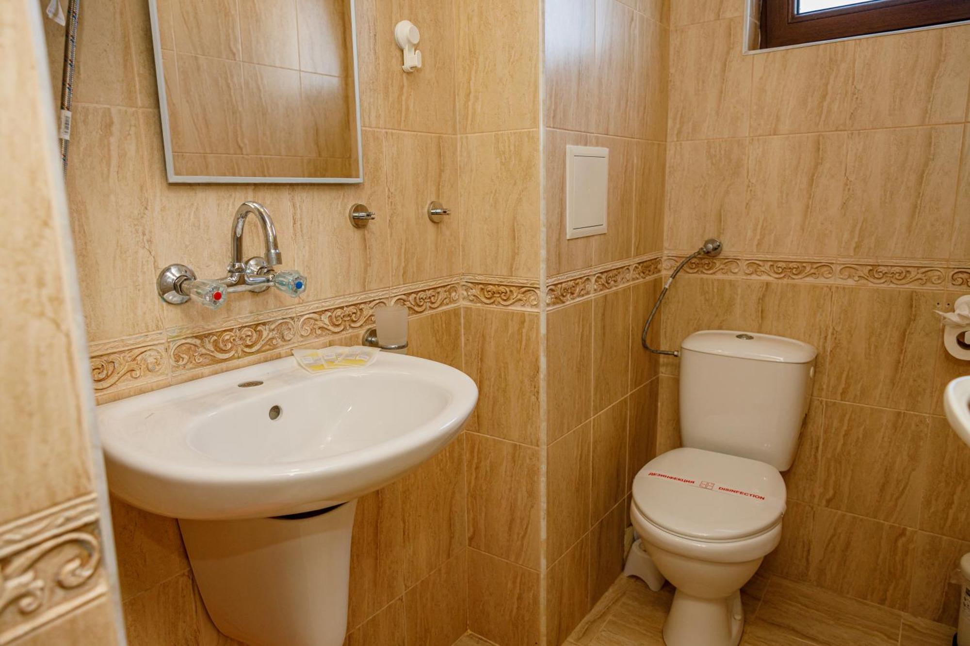 אקהטופול Family Hotel Silitur מראה חיצוני תמונה