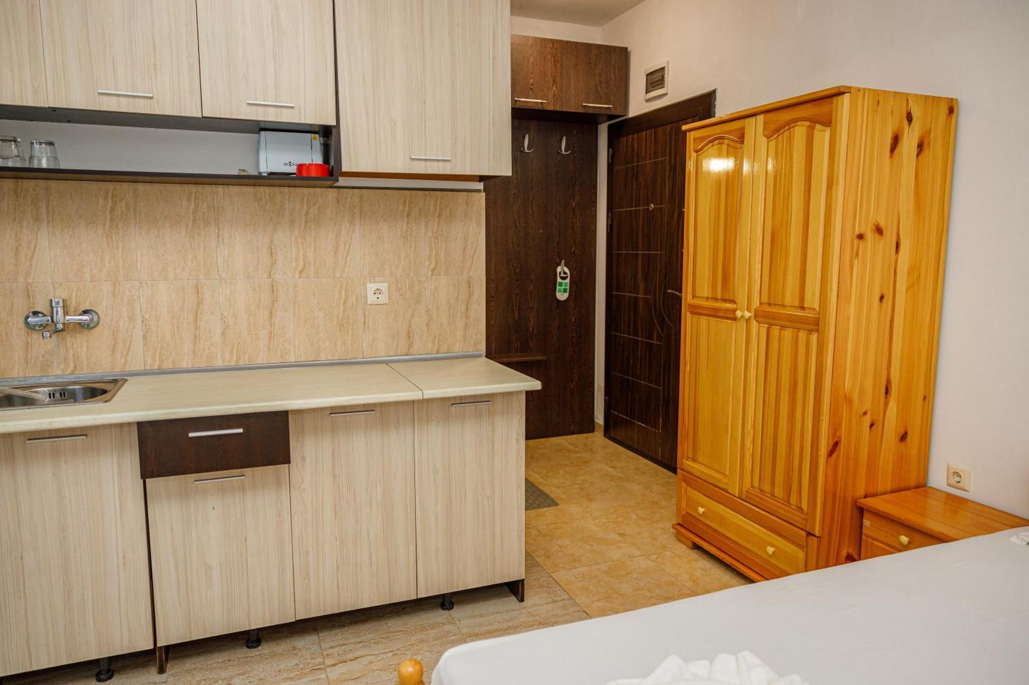 אקהטופול Family Hotel Silitur מראה חיצוני תמונה