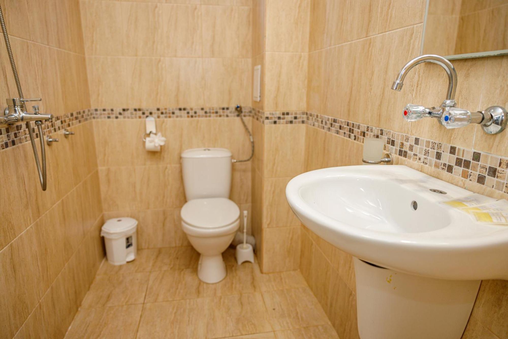 אקהטופול Family Hotel Silitur מראה חיצוני תמונה