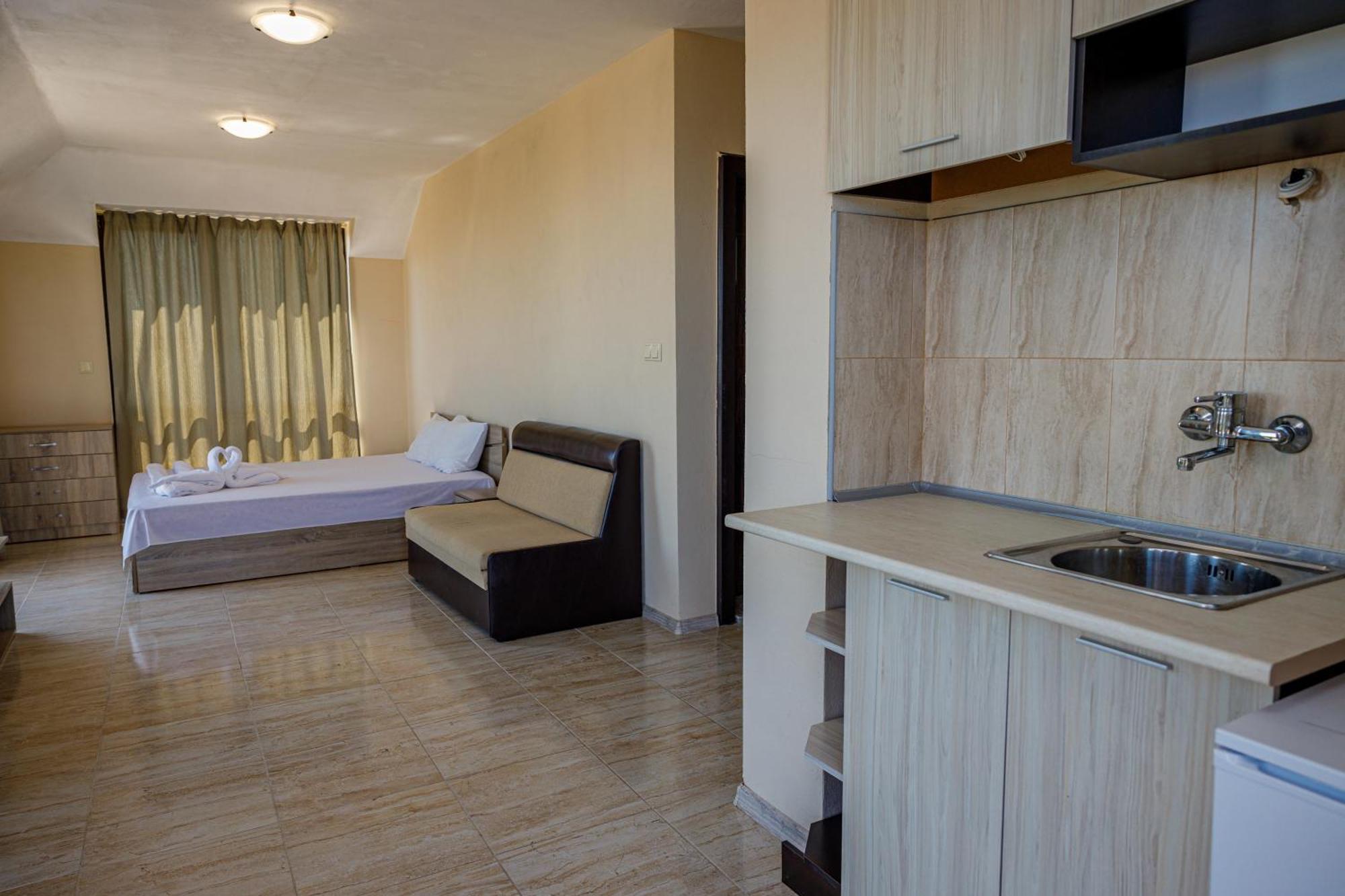 אקהטופול Family Hotel Silitur מראה חיצוני תמונה