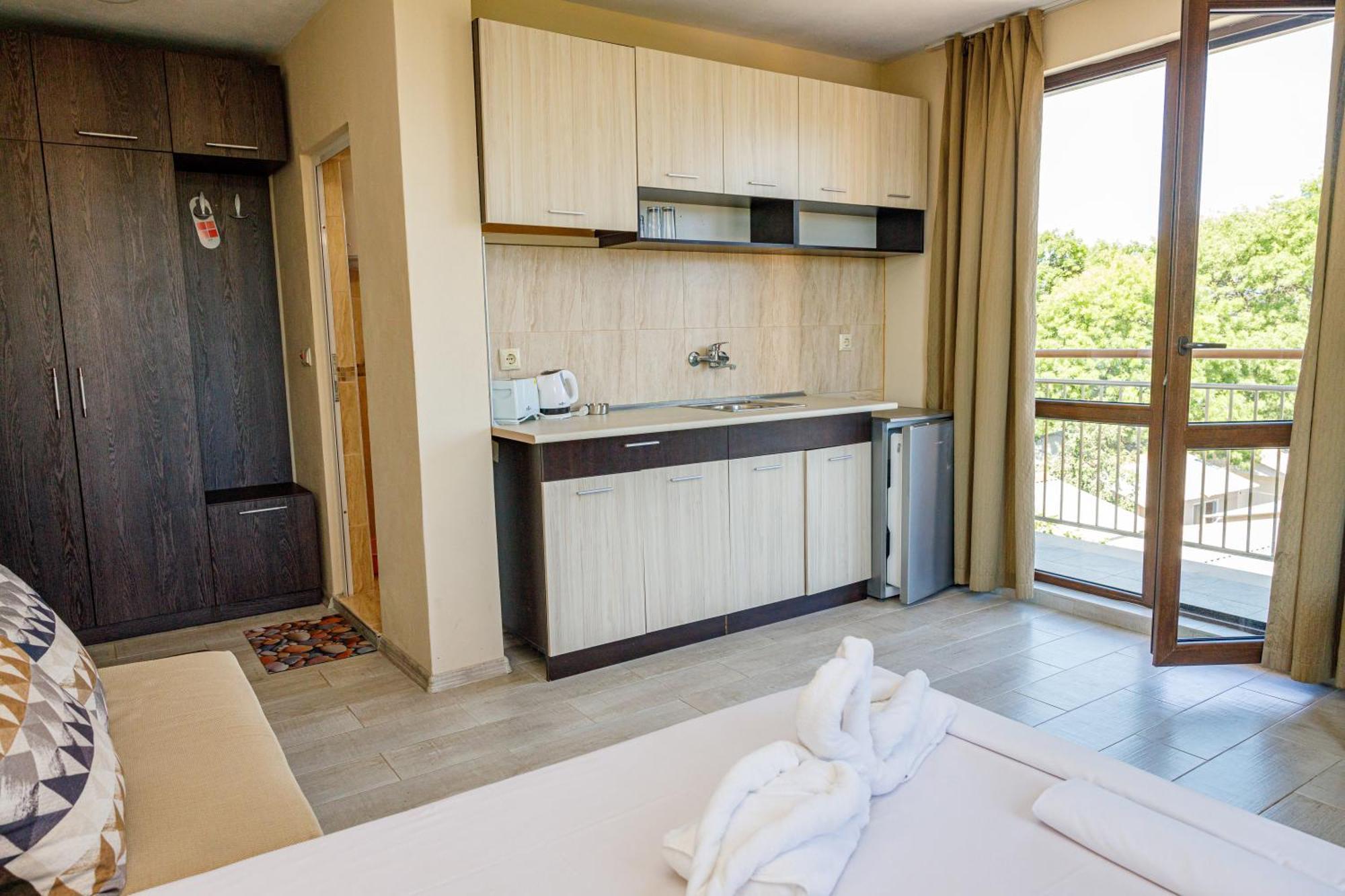 אקהטופול Family Hotel Silitur מראה חיצוני תמונה