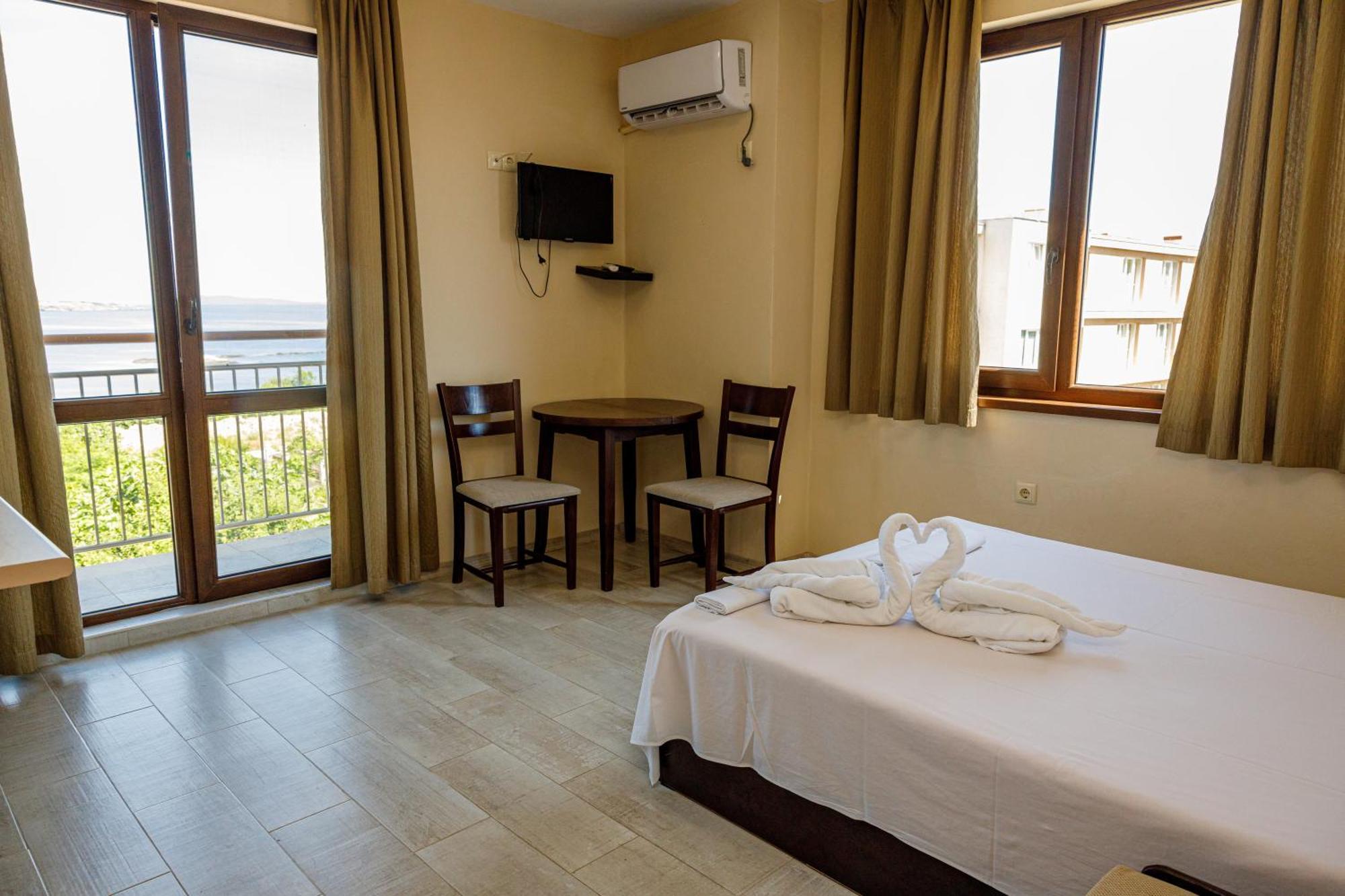 אקהטופול Family Hotel Silitur מראה חיצוני תמונה