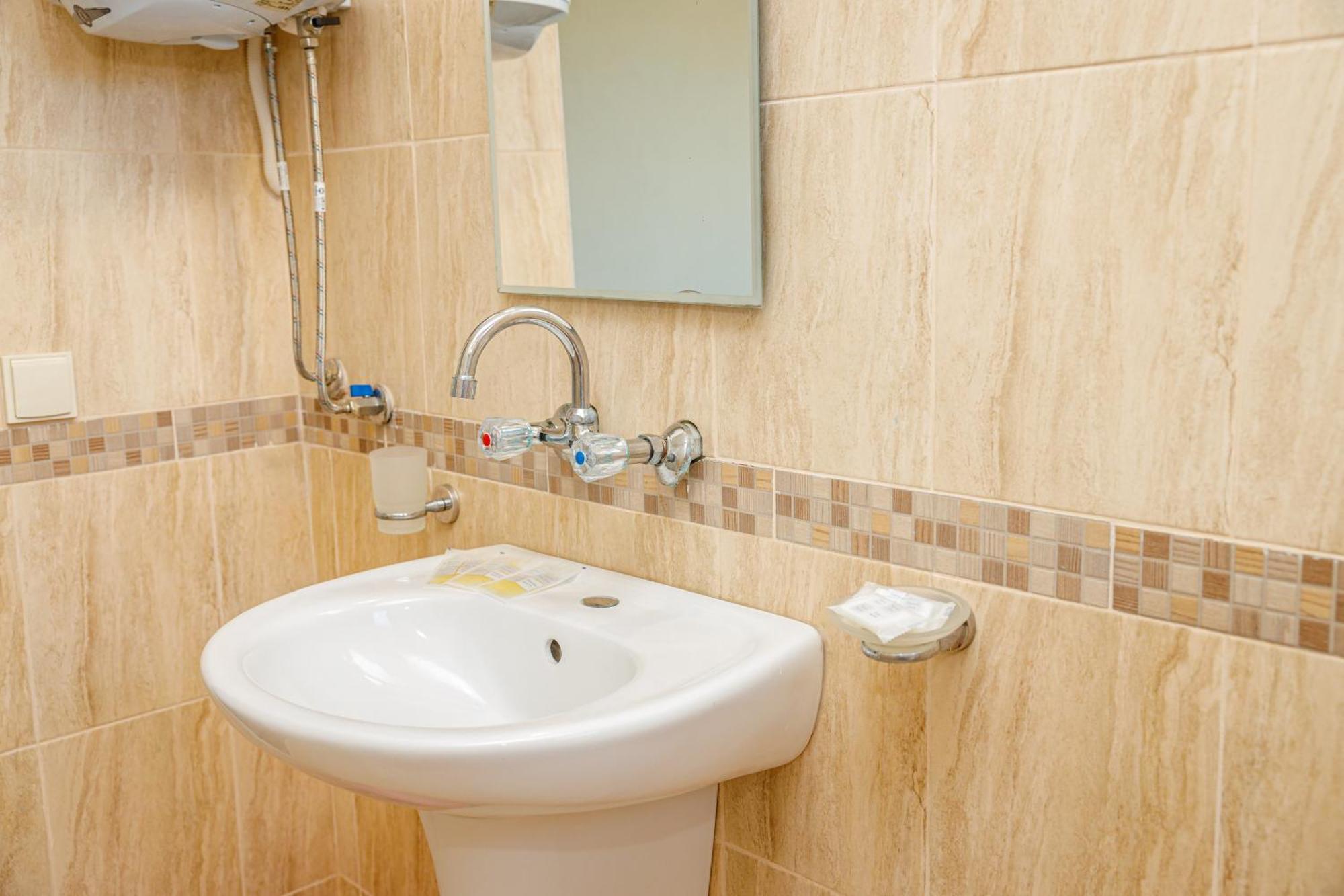 אקהטופול Family Hotel Silitur מראה חיצוני תמונה